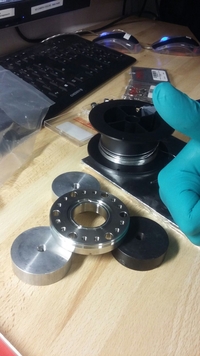 Indium Sealing ring put into the inlet of the CF flange